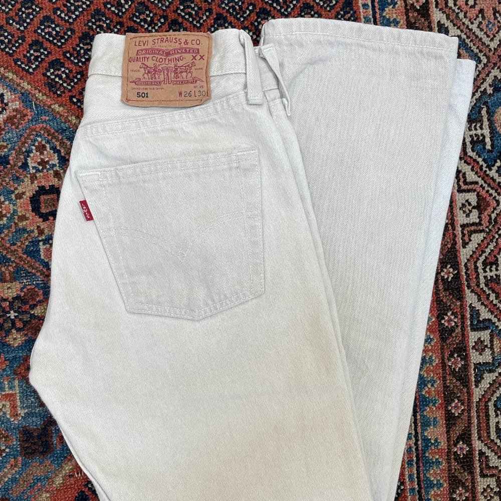 STUNNING vintage Levi’s 501 cream jeans!